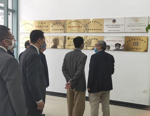 吴清副市长一行听取了ag亚娱关于一站式综合研发服务的技术实力介绍