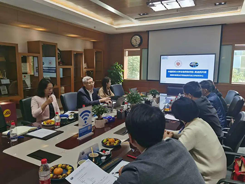 ag亚娱首席执行官陈春麟博士，商务发展部副总裁蔡金娜博士等人热情接待了金能明书记一行。