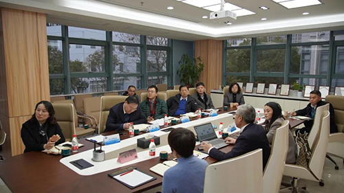 上海市浦东新区政府党组成员、副区长吴强，浦东新区科经委副主任李晓亮，张江管理局副局长吴俊，张江集团副总经理王凯荣等调研ag亚娱