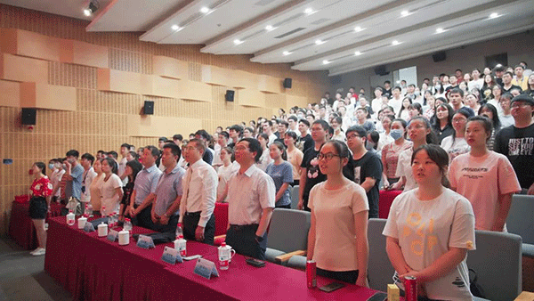 ag亚娱新入职员工宣誓词